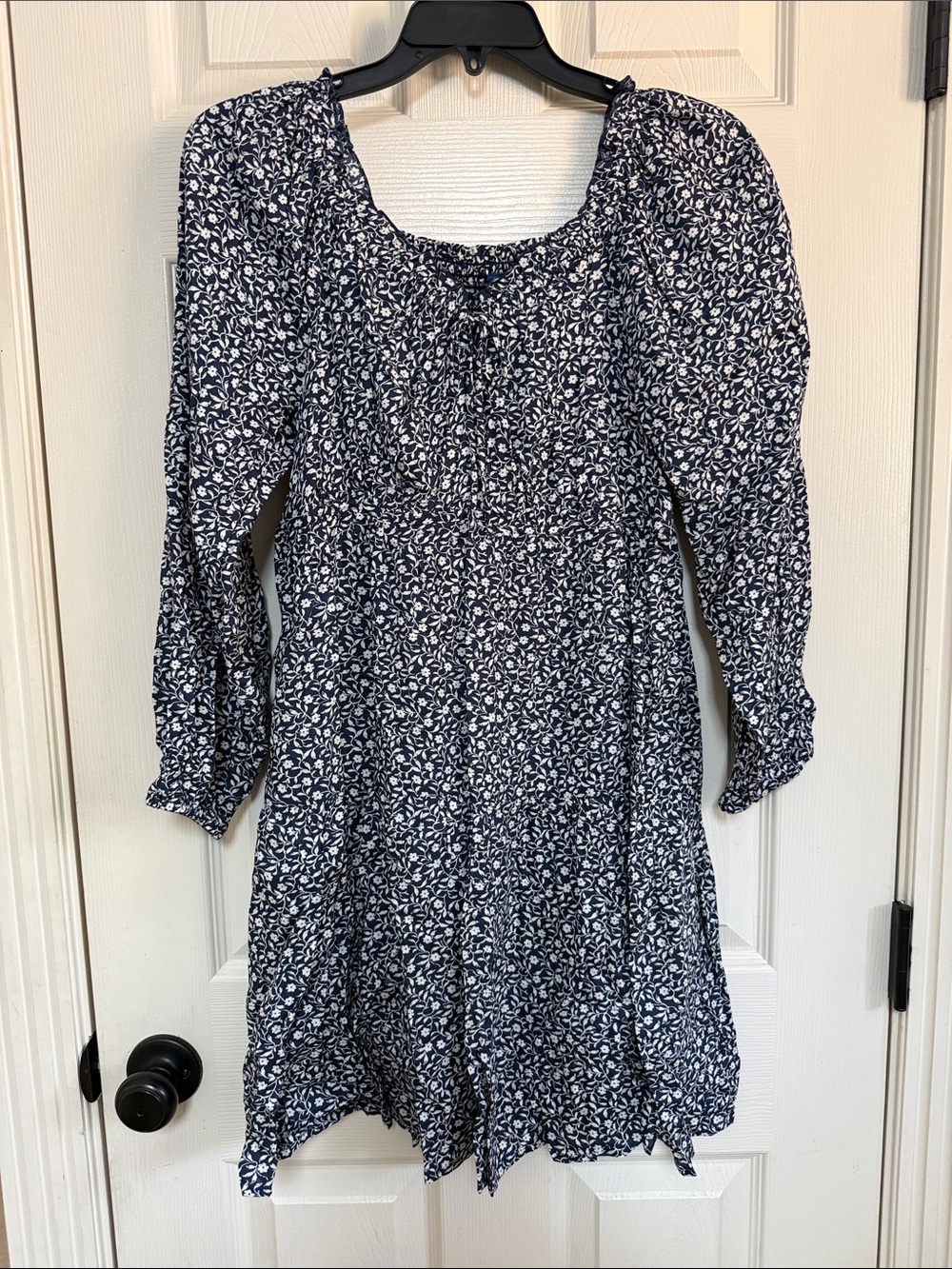 Old Navy Navy and White Floral Smocked Long-Sleeve Mini Dress